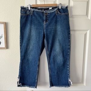 No Waist Raw Hem Capri Jeans Size 37x21